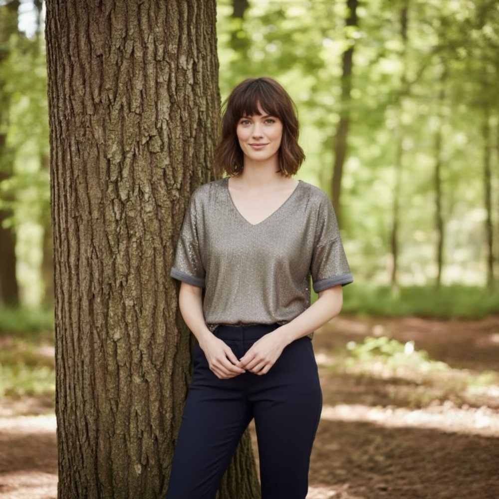ANTHROPOLOGIE Deletta Gold Sequin V-neck Tee Shirt - Picture 1 of 11